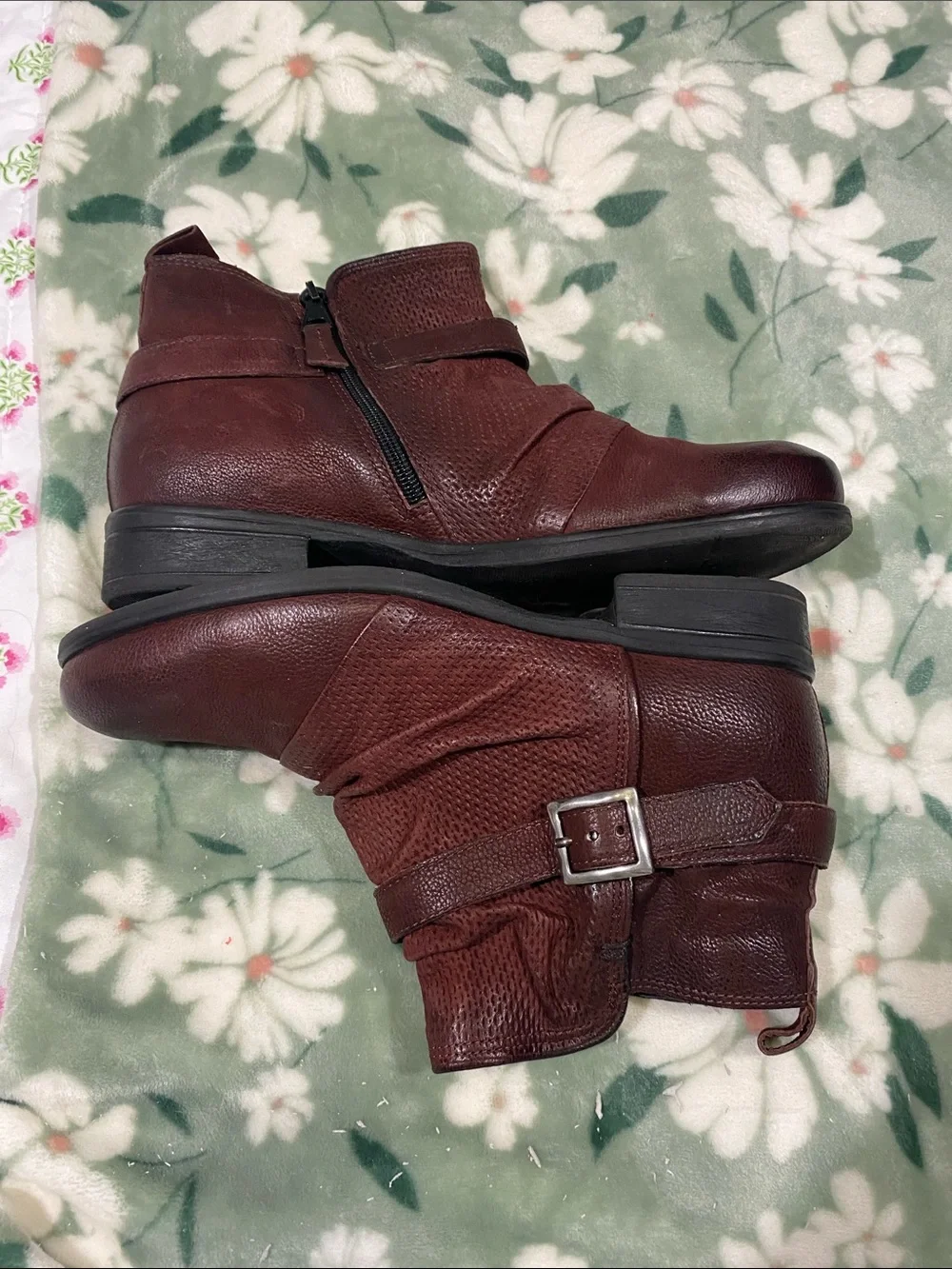 Miz Mooz Suzy Women's Burgundy Buckle Ankle Boots 8.5/39 Leather